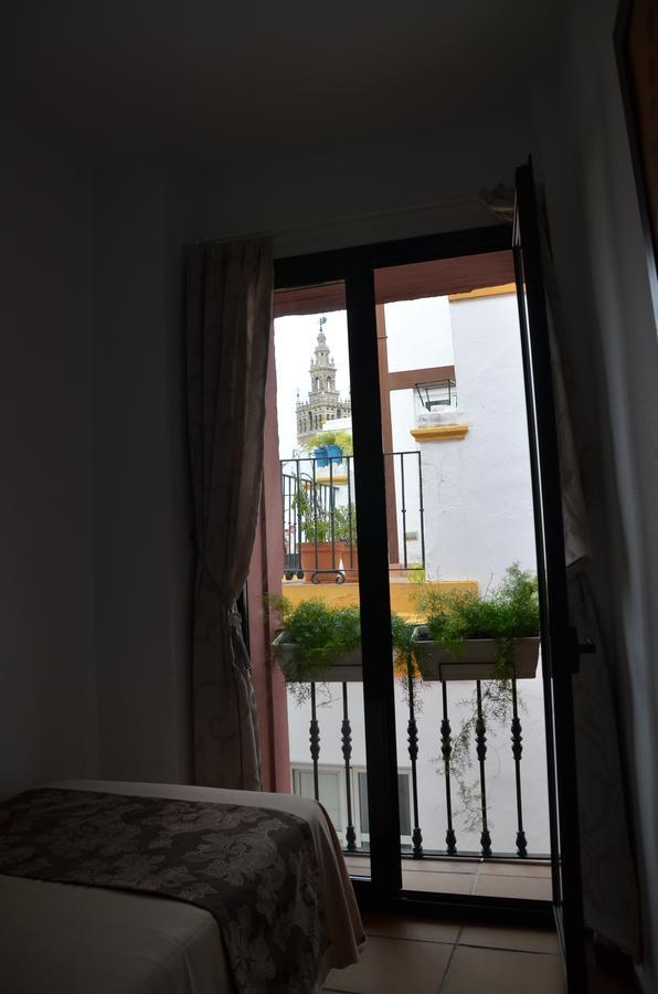 Hotel Dona Lina Sevilha Exterior foto