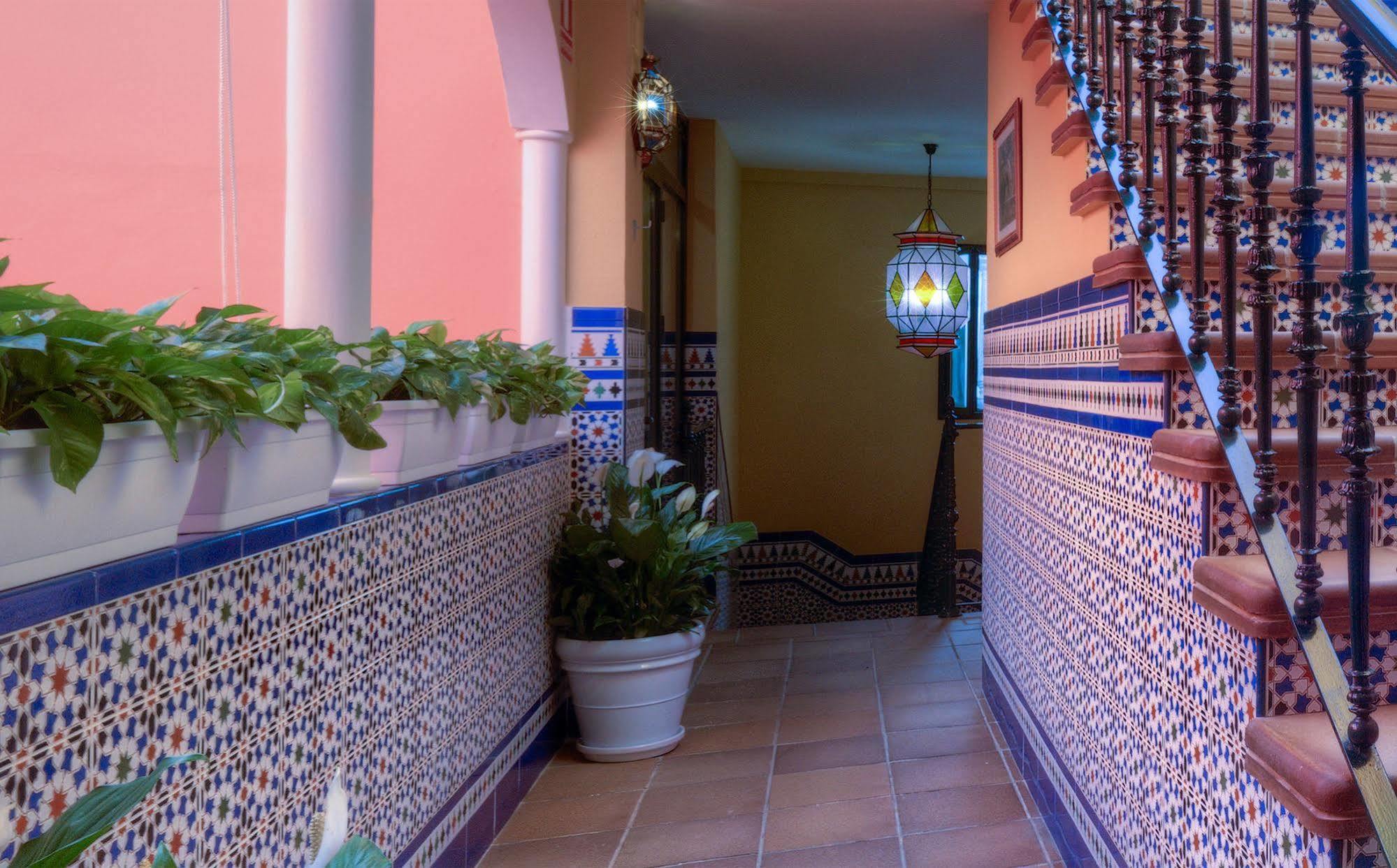 Hotel Dona Lina Sevilha Exterior foto